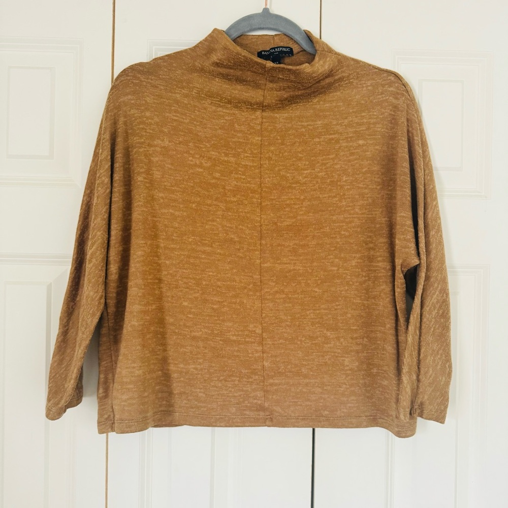 Banana Republic Women's Tan Sweater Size XS